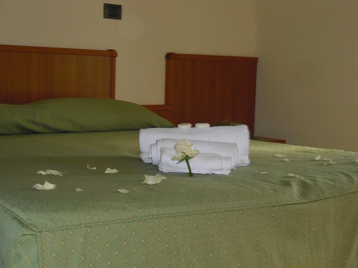 La Collinetta Sas Hotel Montazzoli Bagian luar foto
